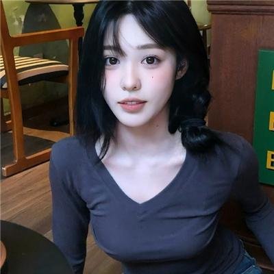 双眼凝视